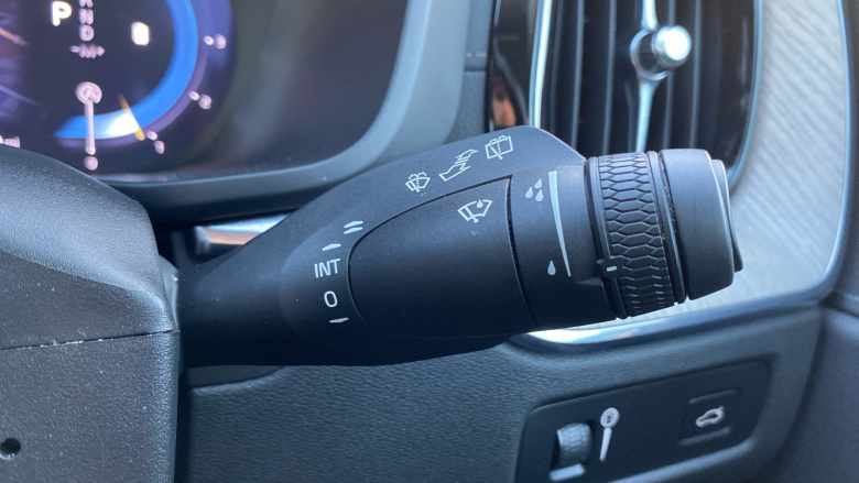 Volvo Xc60 2.0 B4D Inscription 5dr AWD Geartronic Diesel Estate